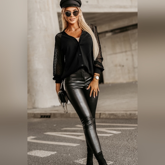 Button Up Black V-Neck Designed Long Sleeve Cardigan - Picture 3 of 3